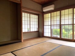 南・東面に窓の有る明るい居室（東側・6帖）