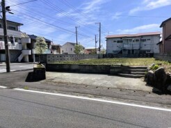 南からの陽が燦々と降り注ぐ明るい土地です