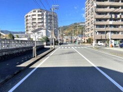 前面道路（北側）