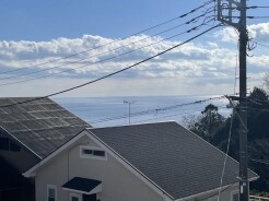 2F洋室Aからは海を望む事ができます