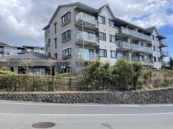 マンション外観（南面）