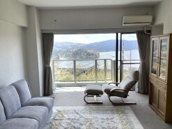 南向きで開放的なサッシの有るリビング