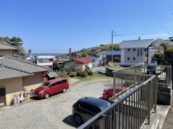 対象地からは位置に依っては遠望で海が望めます