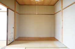 和室
広い床の間付き！