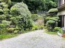 庭には季節ごとに楽しめる色々な種類の草木が植樹されています