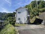 敷地東側からの建物外観
