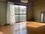 南面に窓の有るリビング