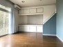 リビングは約10帖のスペースがあります