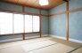 和室8帖
広く明るいお部屋です。