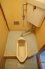 和式トイレ
床は水色のタイルです