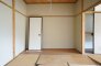 和室
広い床の間があります