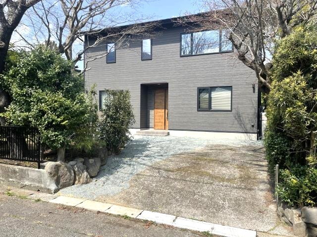 熱海市泉・温泉引込み済の築浅住宅